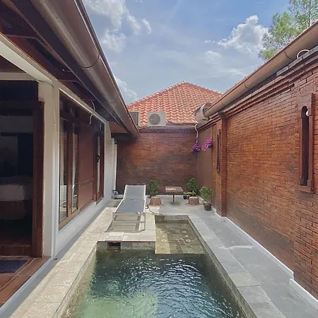 Chrome Hotel & Resort Solo-3